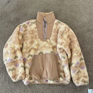 URBAN OUTFITTERS FUZZY PULLOVER